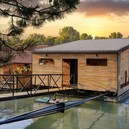 Villa House *